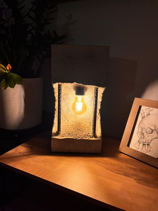 Lampa betonowa w stylu industrialnym