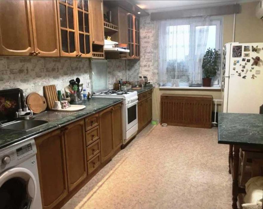 Продам 3-к квартиру, ГАЗ, на Ак.Королева/Обл.Гаї (2-338-747 ОФ)