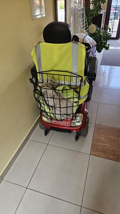 Wózek elektryczny skuter czterokołowy  samochodzik