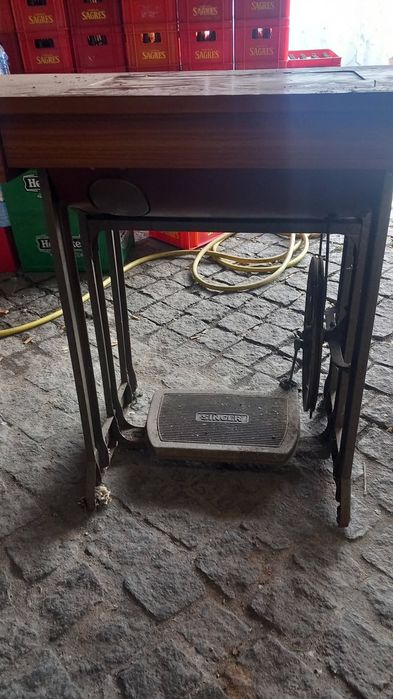Máquina de costura singer antiga445758619182714883