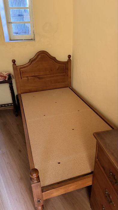Cama solteiro Madeira