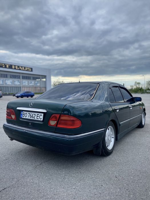 Mercedes w210 на автомате,газ/бензин