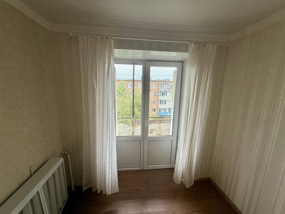 Продається 3-кімнатна квартира з індивідуальним опаленням. Центр міста