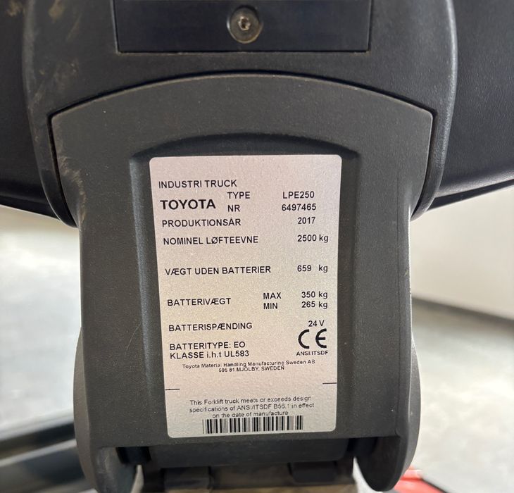 Toyota BT LPE250 paleciak elektryczny z stopniem dla operatora