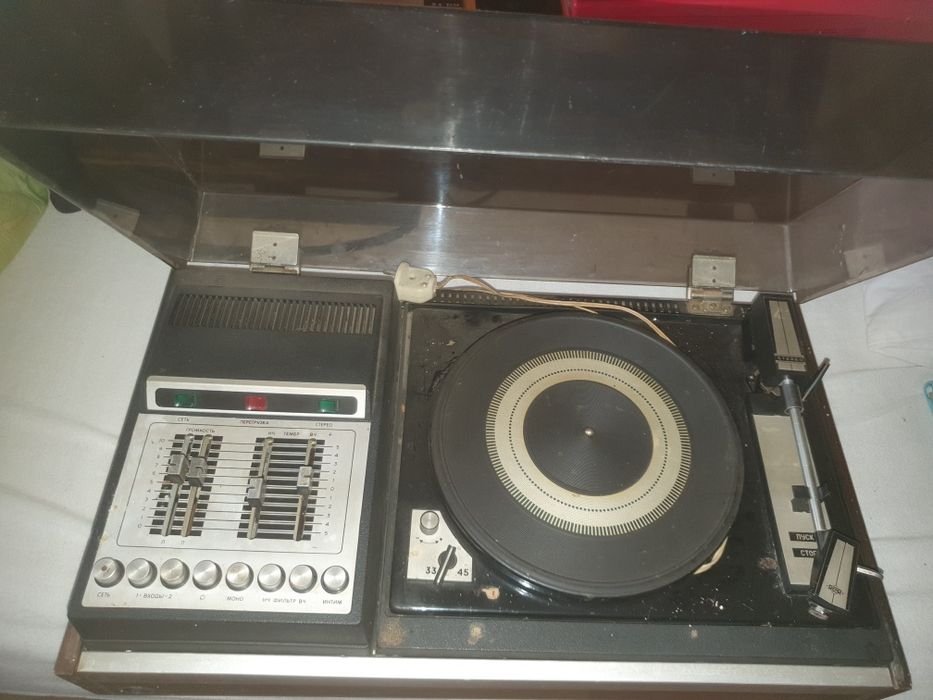 Програвач платівок  мелодія 103 стерео