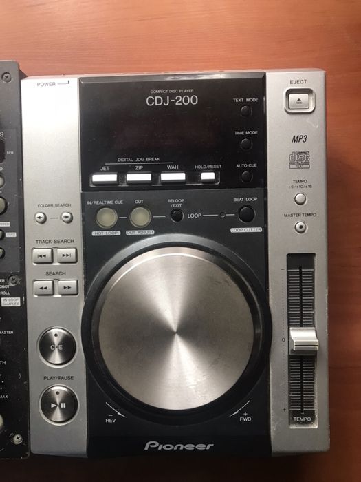 Pioneer CDJ 200 x DJ 400