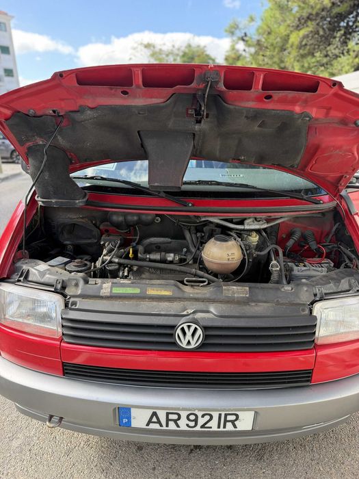 VW Transporter T4 1994 — Legalizada, Especial Dormitório — Painel Solar + Bateria de Serviço — 242.000 km