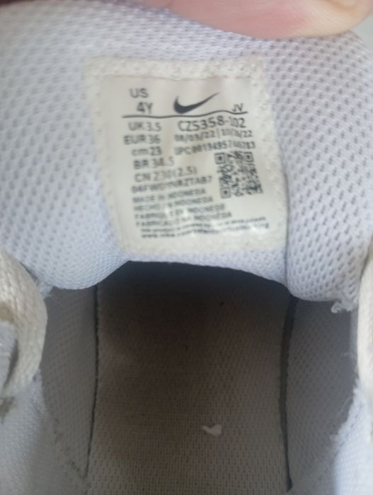 Buty młodzieżowe Nike   r.36