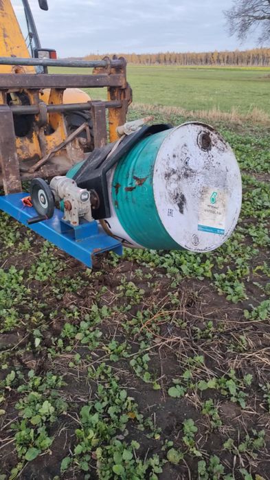 Wywrotnica do beczek 200l solidna na widły paleciak wózek widłowy