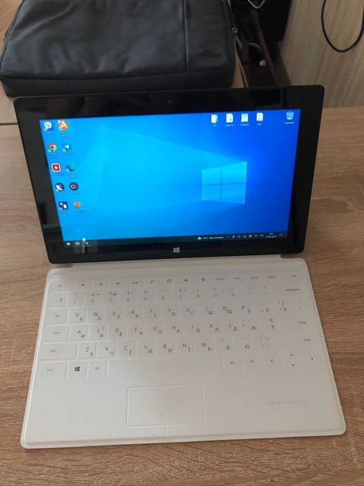 Microsoft Surface 3 / SSD128 / 4 Озу /intel Core  і5 - 1,7 Ghz