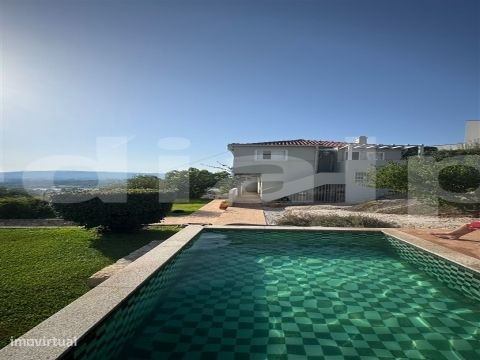 Moradia T3 totalmente recuperada, com piscina, Vila Nova de Cerveira
