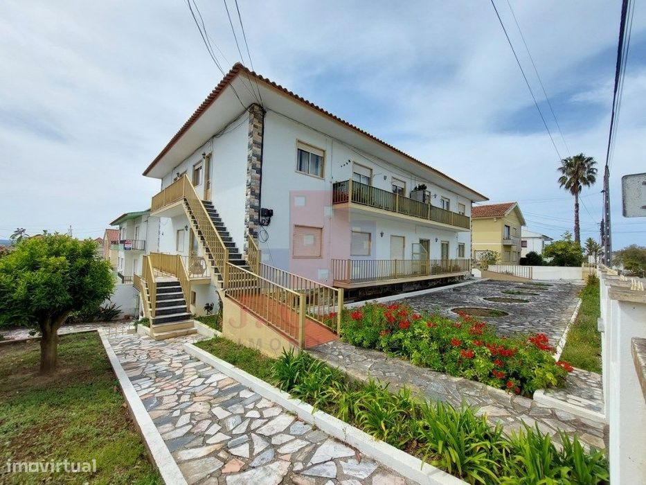 Prédio com 7 apartamentos no centro de Caldas da Rainha