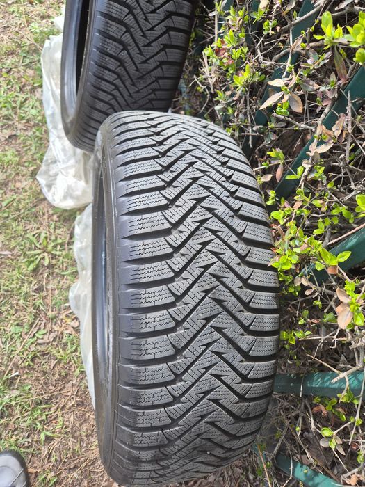 Opony zimowe Laufenn 235/55 R18