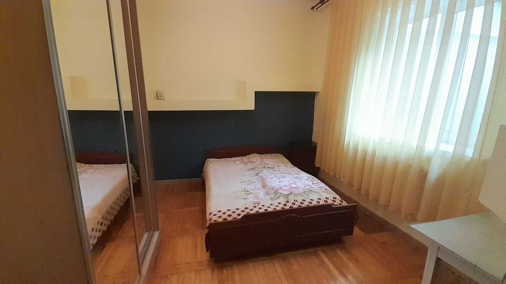 Здам частину будинку