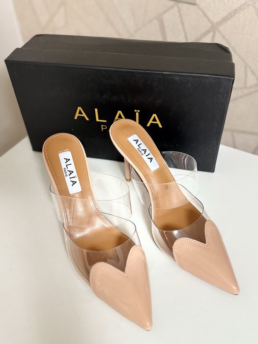 Бежеві туфлі Alaïa Paris 36-41