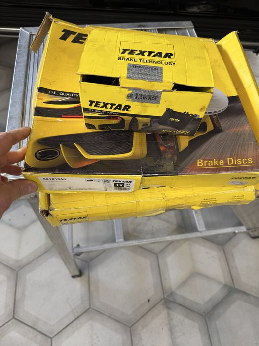 Передние тормозные диски на VW Transporter T5. Multivan