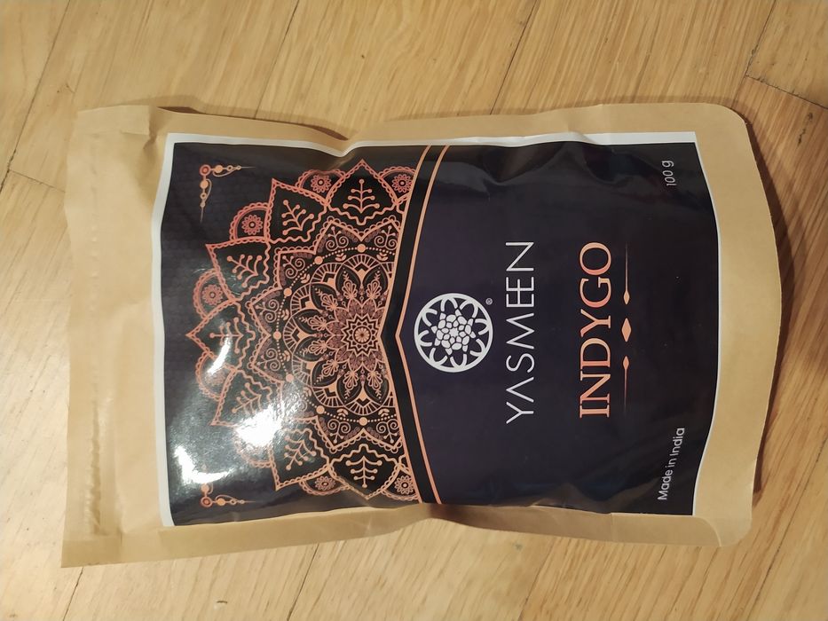 Henna Yasmeen prawie cała