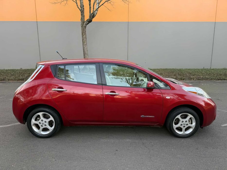Nissan LEAF S      2015