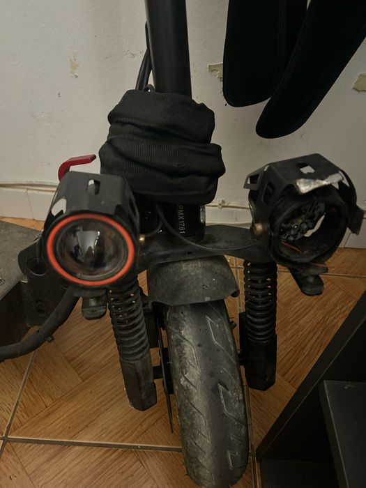 Trotinete Urban Glide  E-CROSS PRO BOOST