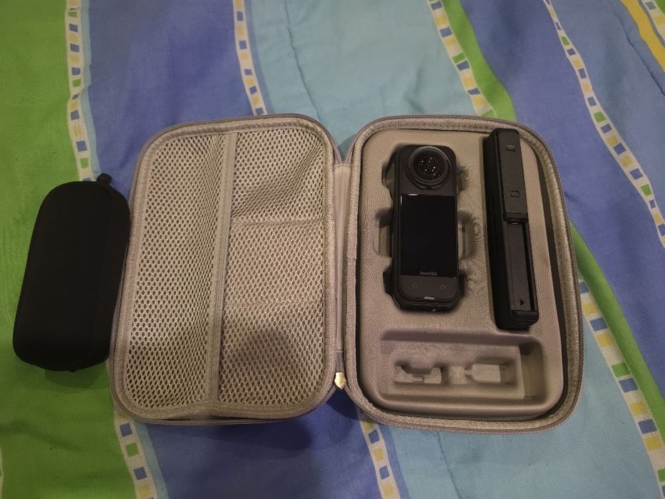 Insta360 X5 essencial bundle