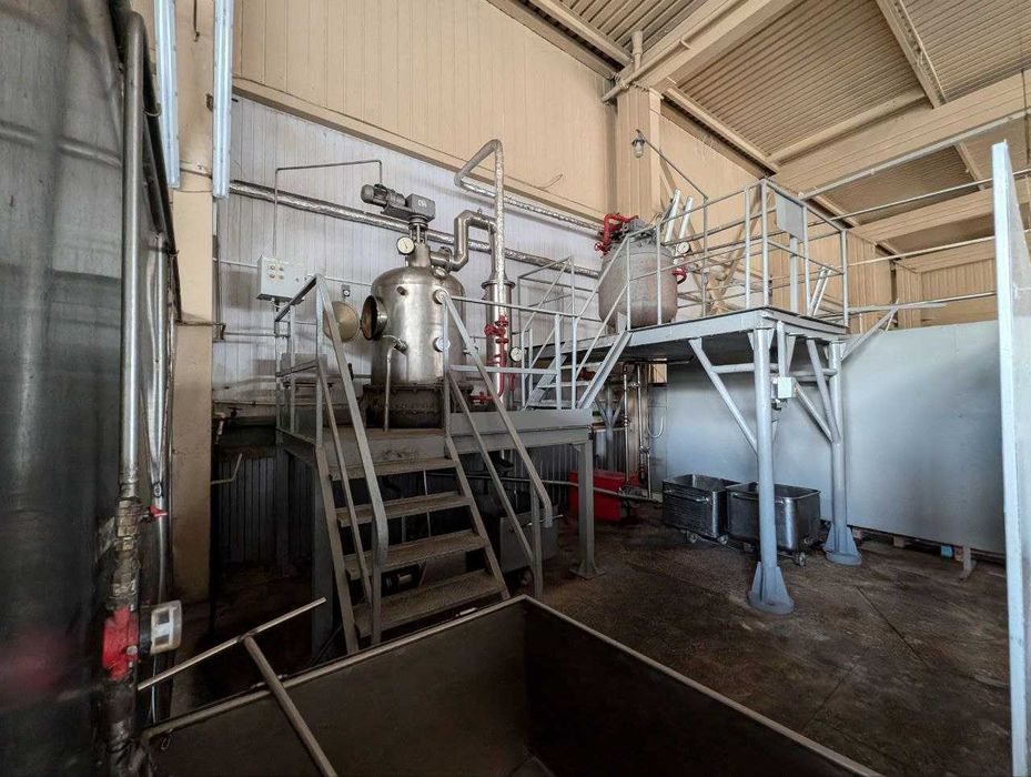 Продамо 2400 кв.м виробничих площ  консервного заводу в чудовому стані