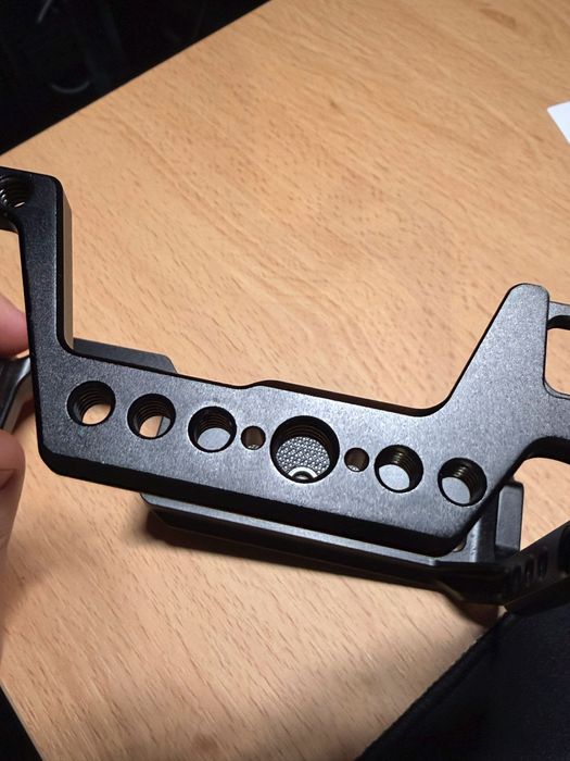 CAGE  p/ Canon EOS R5 e R6 SMALLRIG 2982