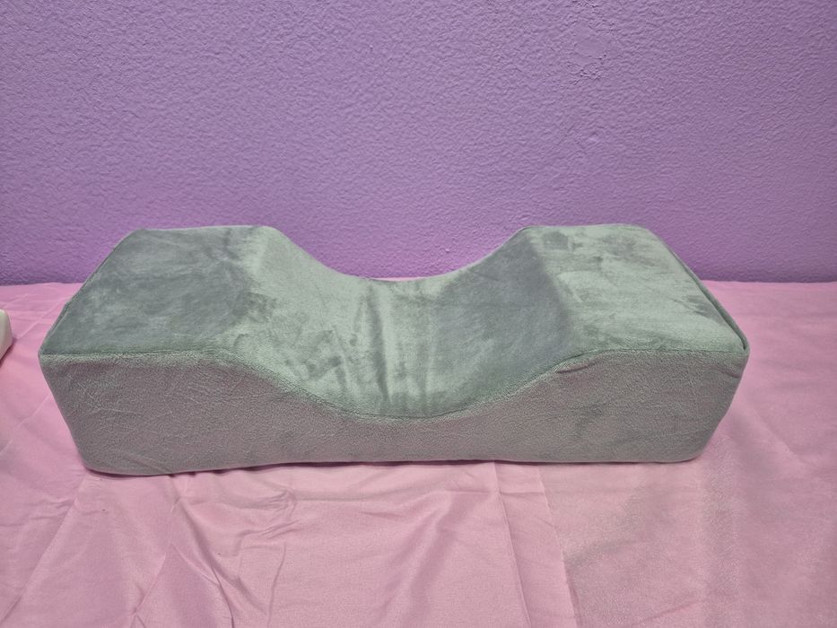 Vende-se marquesa +capa+ almofada