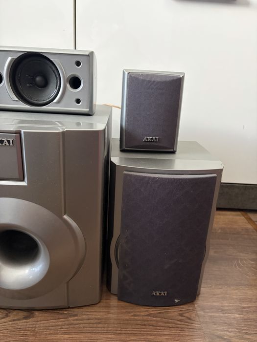 Akai Subwoofer z glosnikami