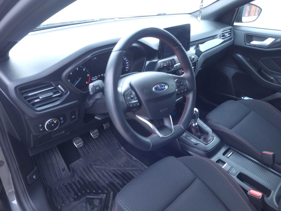 Ford Focus mk4 kombi st line