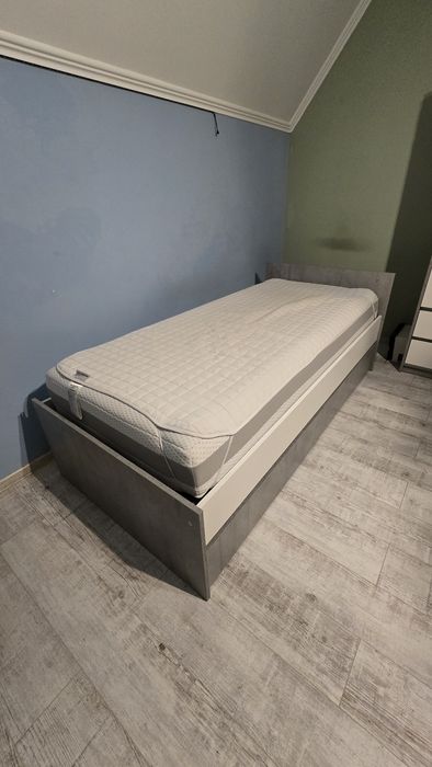 Ліжко односпальне з матрацом