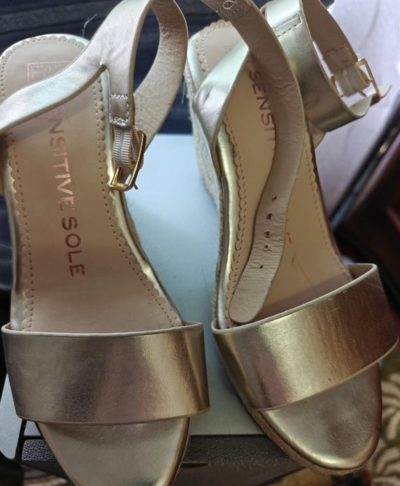 Продам женские босоножки F&F ( Tesco )