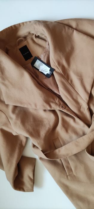 R.  40 Nowy płaszcz damski beż Oversize b.yong