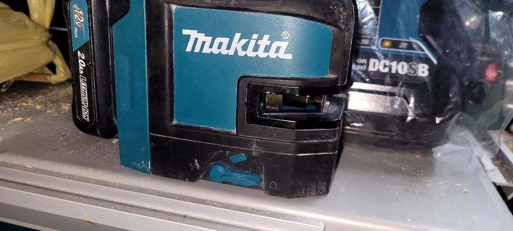Laser makita sk105d