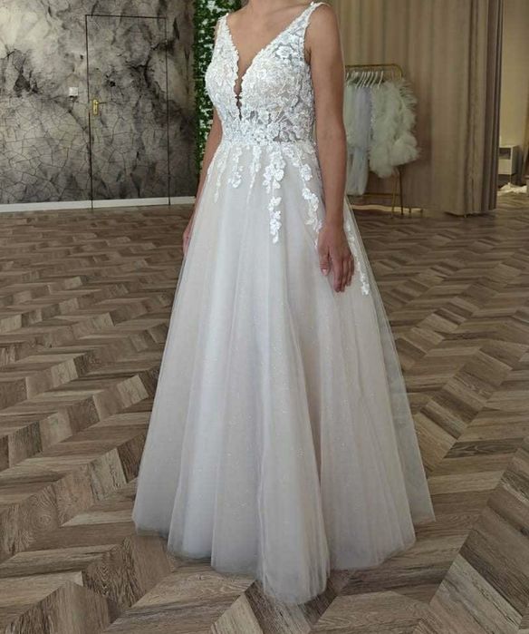 Piękna suknia ślubna litera A rozmiar s