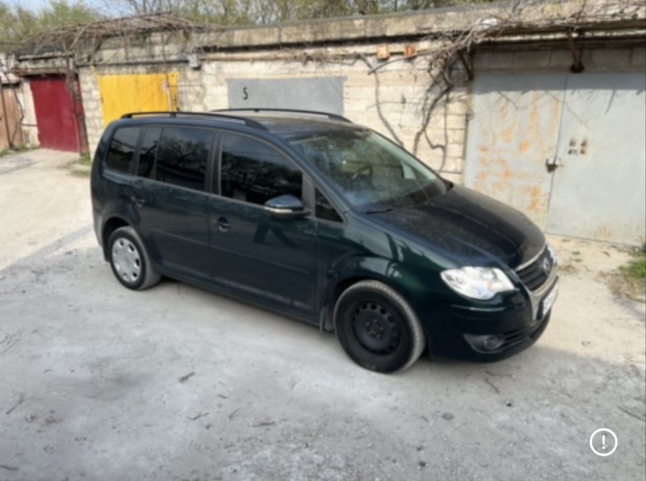 Подам гарне,сімейне авто