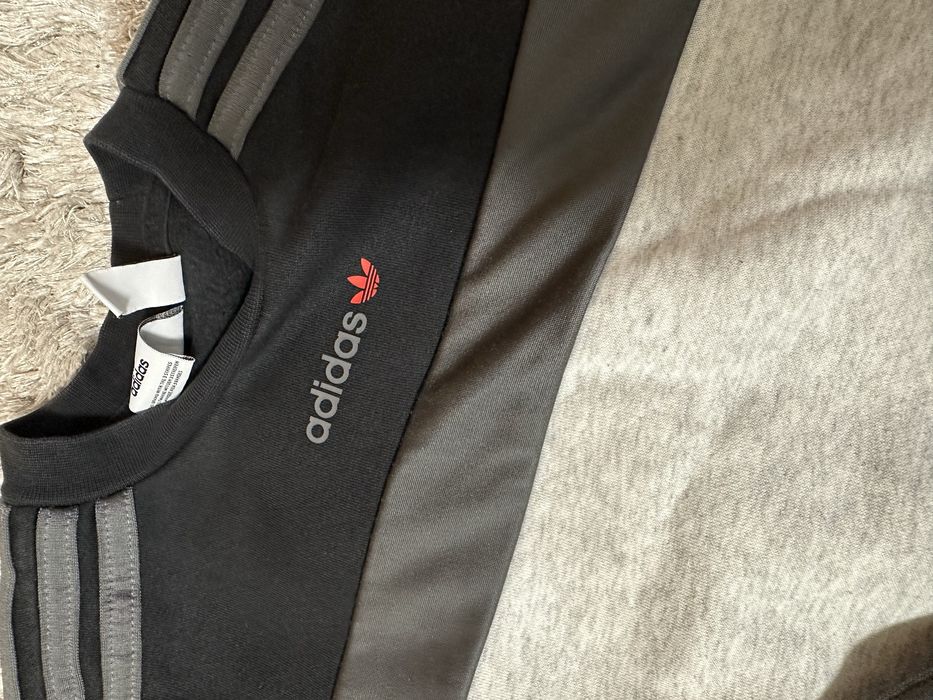 Костюм adidas на 2-3 роки