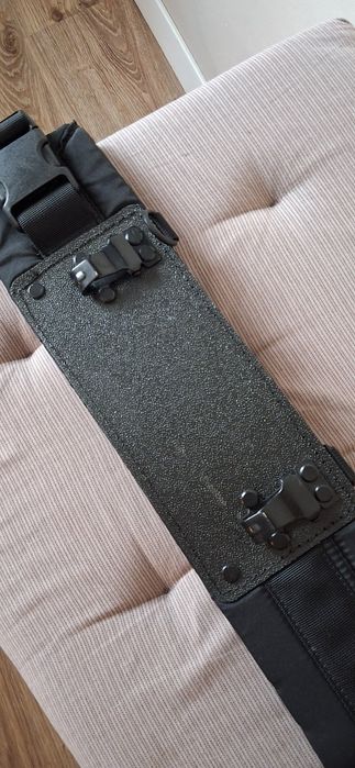 Pas biodrowy do sterowników