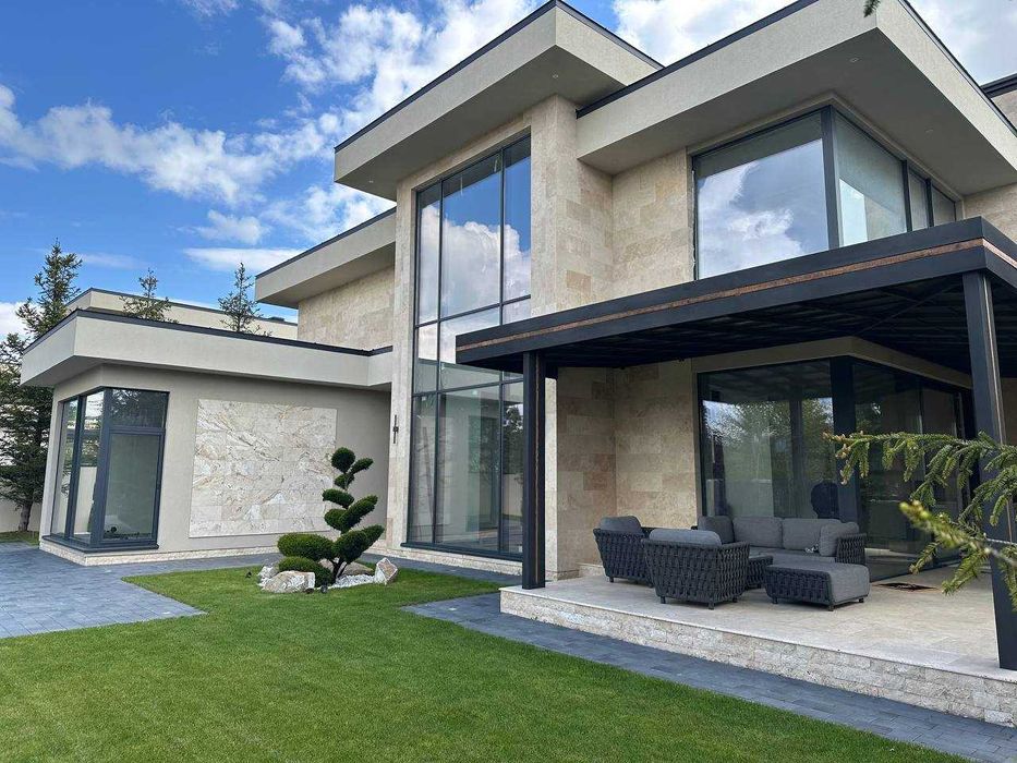 Продаж елітного, сучасного будинку у КМ RIVIERA в с. Сокільники