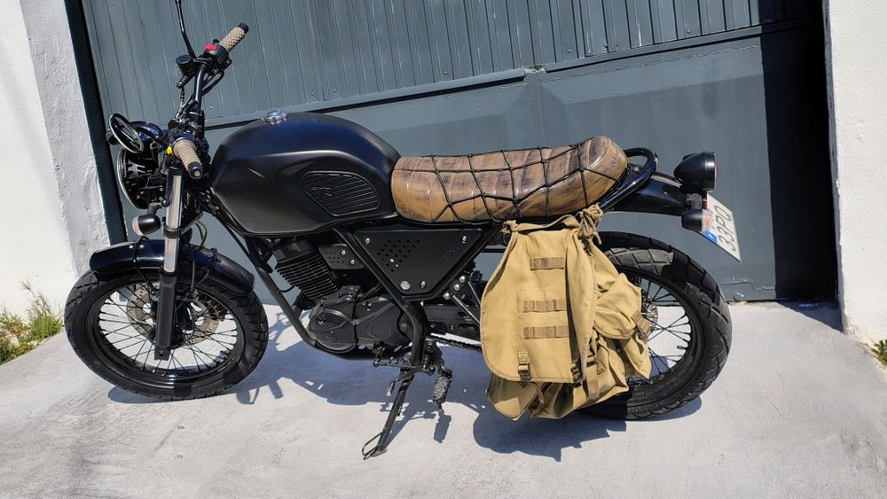 UM Scrambler x naked 125cc 2300km