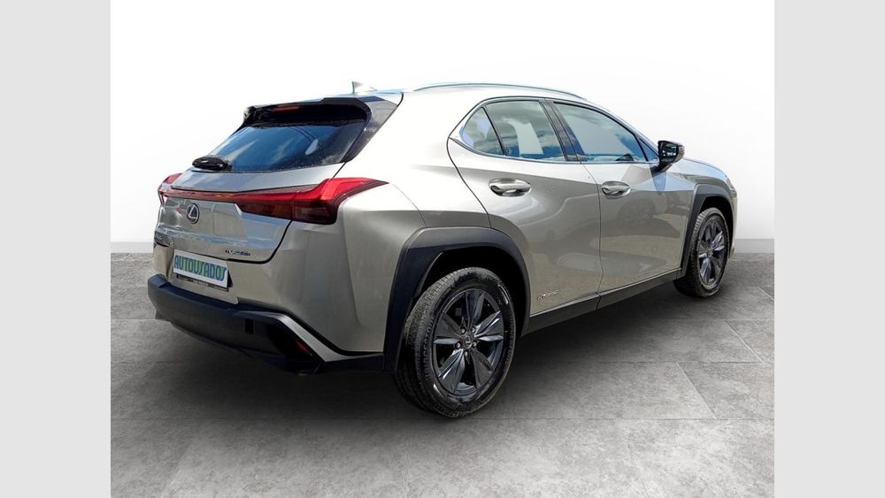 Lexus UX 250h