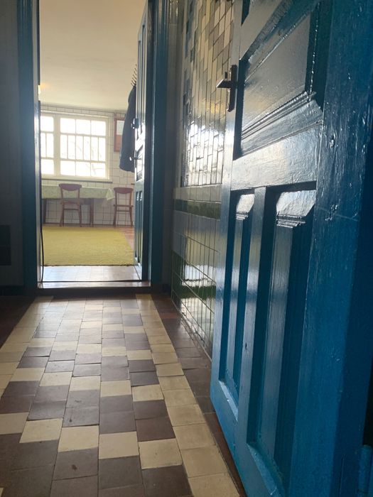 Терміново!продам будинок з ремонтом з виходом на воду