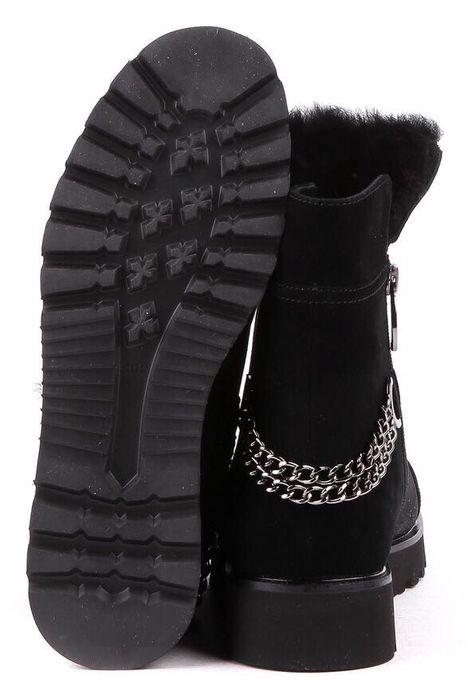 Зимние ботинки MARIA MORO. Новые. Размер 39. Стелька 25.5см.