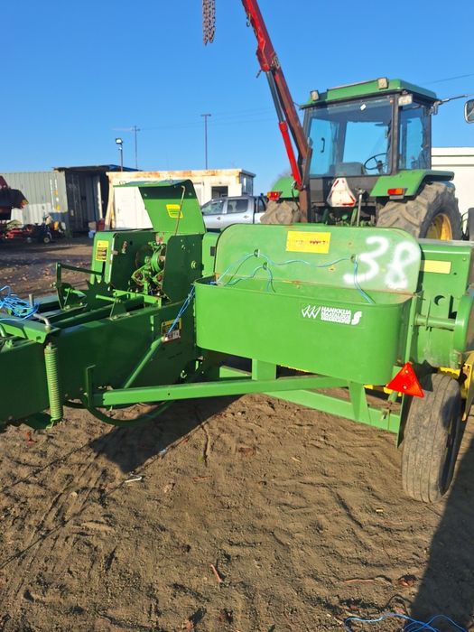 Прес - подборщик Пресс-підбирач John Deere 339 , 339 Джон Дір