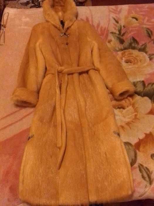 Шубка натуральна (із нутрії)