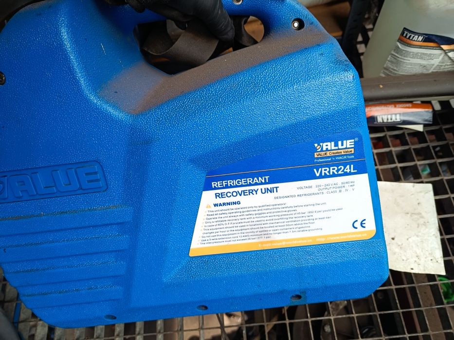 Stacja do odzysku czynnika klimatyzacji .