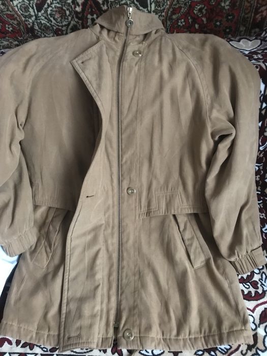 Пальто раз.48-52.Куртка,горчич.Куртка девочки Следки и носки новые