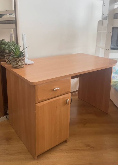 Sprzedam solidne biurko w bardzo dobrym stanie