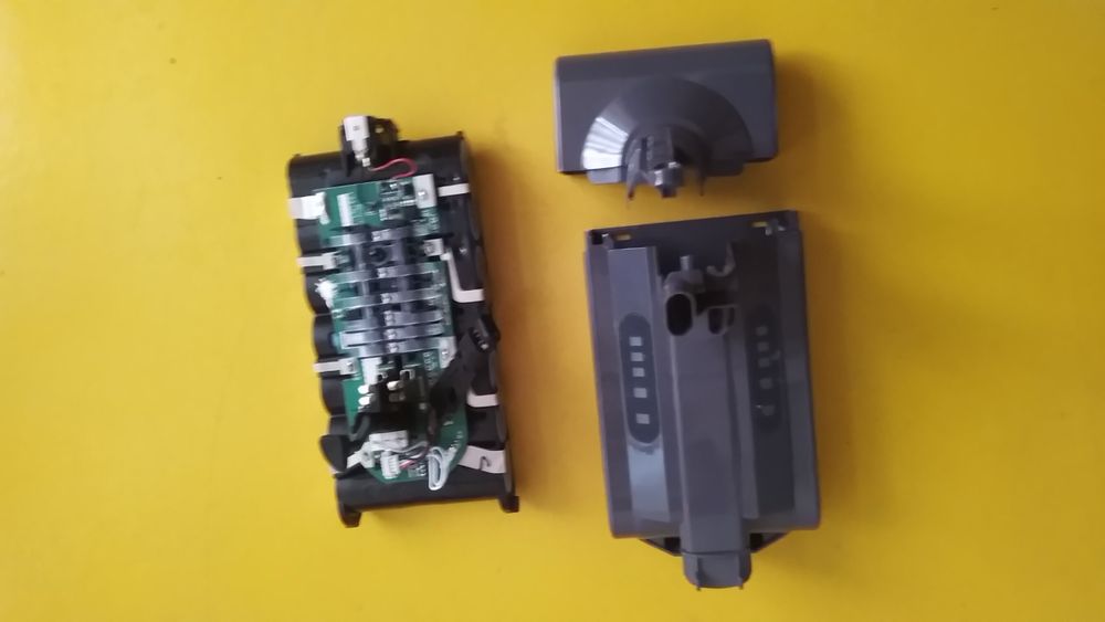 Плата  зарядки аккумулятор Dyson V10