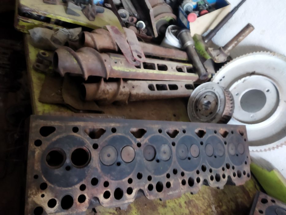 . Головка блока циліндрів двигуна Mercedes Benz.  OM 366LA