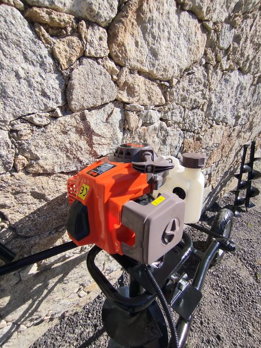 Máquina de perfurar terra